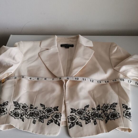 TAHARI 2 PCS SUIT - Picture 13 of 16